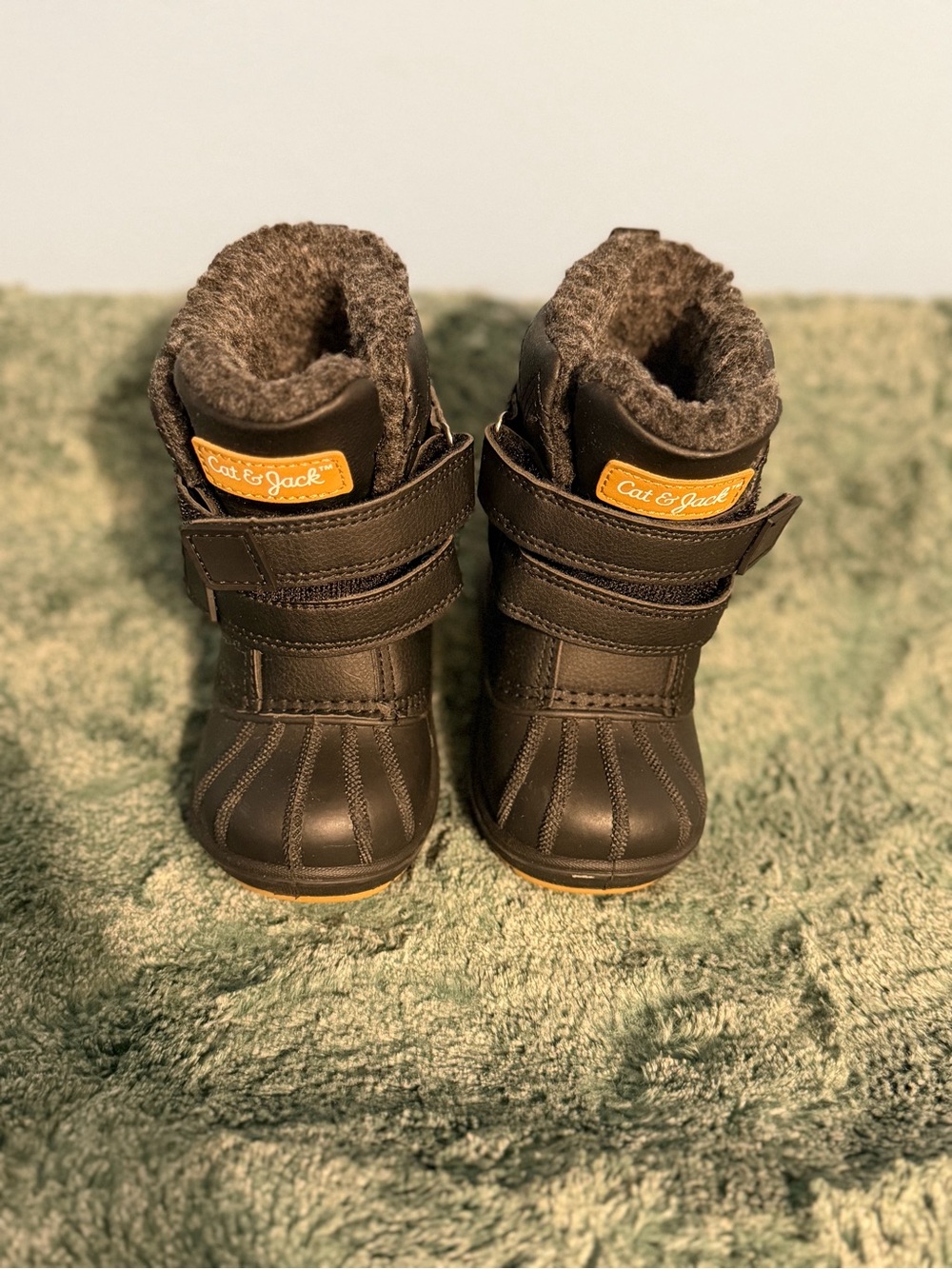Cat & Jack BLACK Thermolite Waterproof Kids Hook and Loop Snow Boots size 5